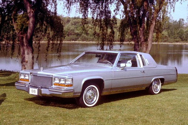 Двигателят V8-6-4 на Cadillac не се помни като една от най-добрите автомобилни иновации в Америка, но въпреки това е интелигентно решение на общ проблем. След като преодолява две петролни кризи, компанията знае, че трябва да произвежда по-икономични автомобили, за да отблъсне германските конкуренти. Разработва сравнително сложна, задвижвана от микропроцесор система за дезактивиране на цилиндъра, която превръща 6.0-литровия V8 в 4.5-литров V6 или 3.0-литров V4 чрез затваряне на съответните клапани, когато не е необходима пълната мощност. Този двигател е стандартен във всеки Cadillac от 1981 г. Изключение прави Seville, който идва с дизелов V8, произведен от Oldsmobile.

Не отнема много време на шофьорите да се оплачат- някои казват, че на двигателя е отнело твърде много време, за да събуди спящите цилиндри. Cadillac избира да изостави технологията, вместо да я прецизира. Деактивирането на цилиндрите се завръща едва през 2000-та година.